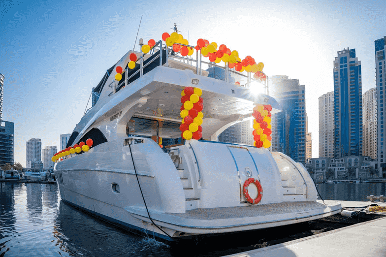 yacht rental birthday party dubai